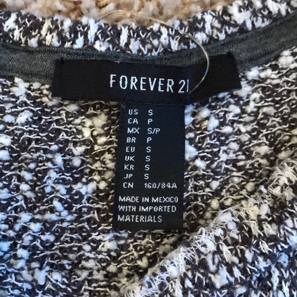 Shirt/Crop top - Picture 2 of 2